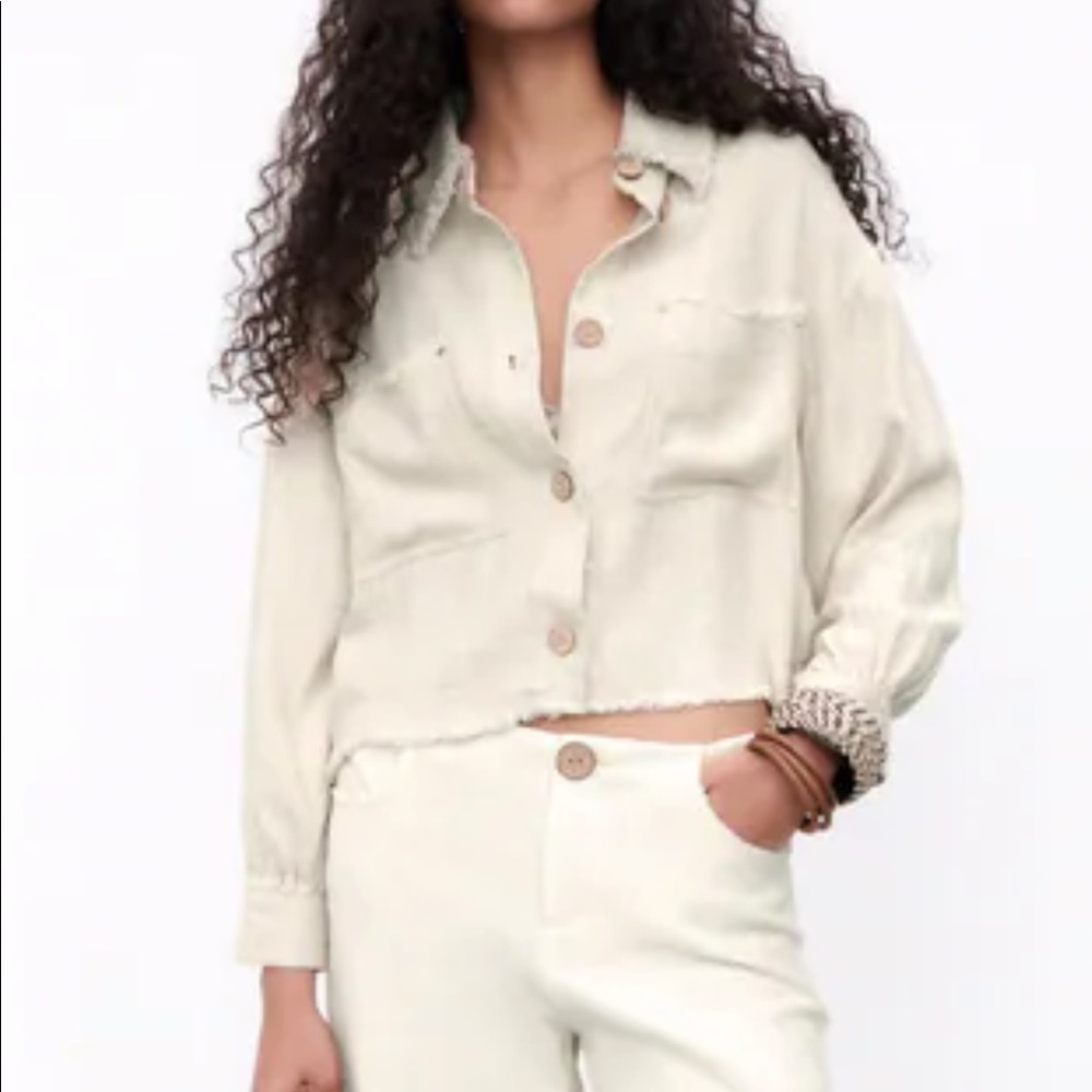 ZARA FRAYED TRIM SHORT JACKET 🤍
